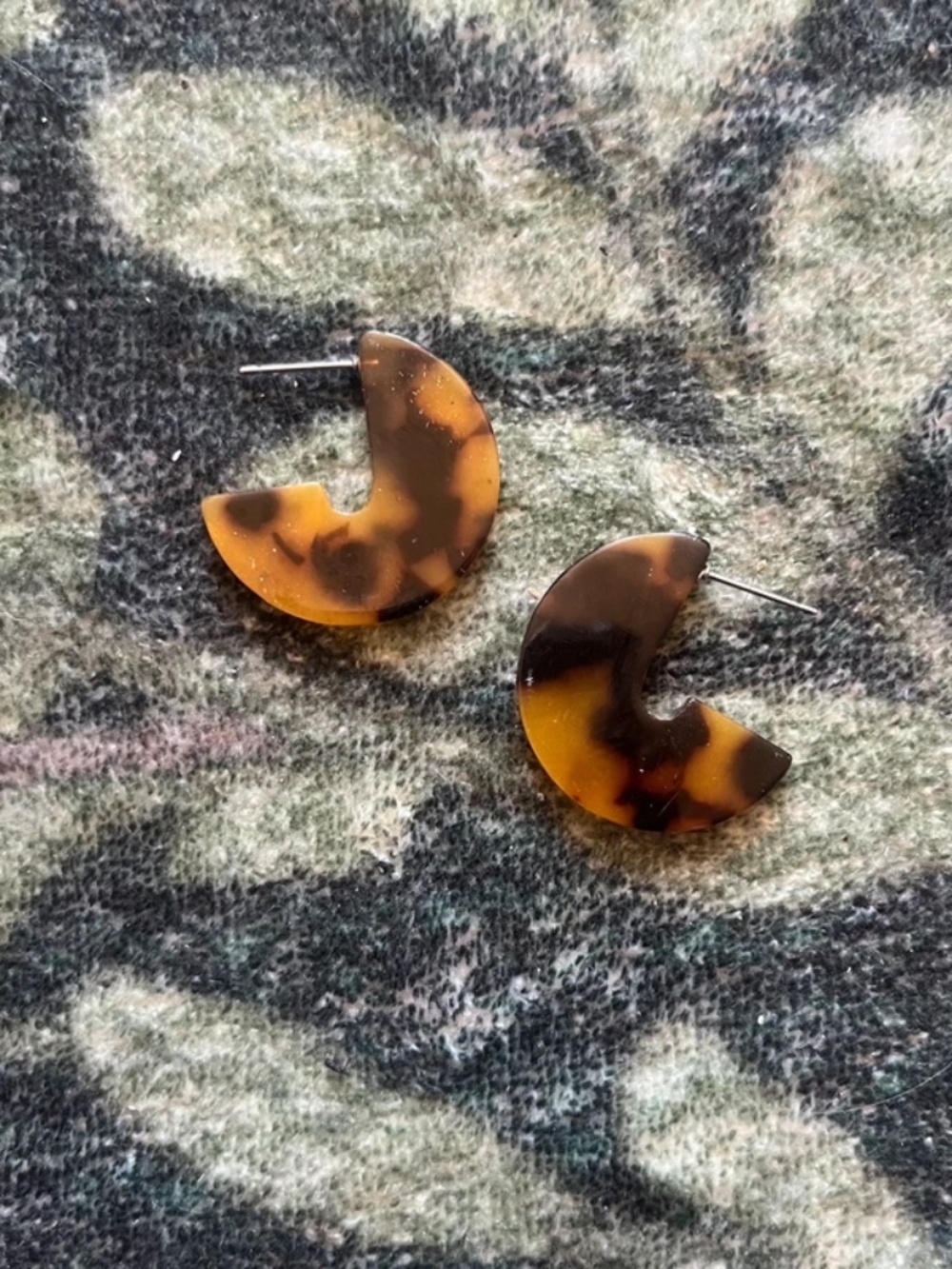 🌱 Resin Tortoiseshell Hoop Earrings 🌱